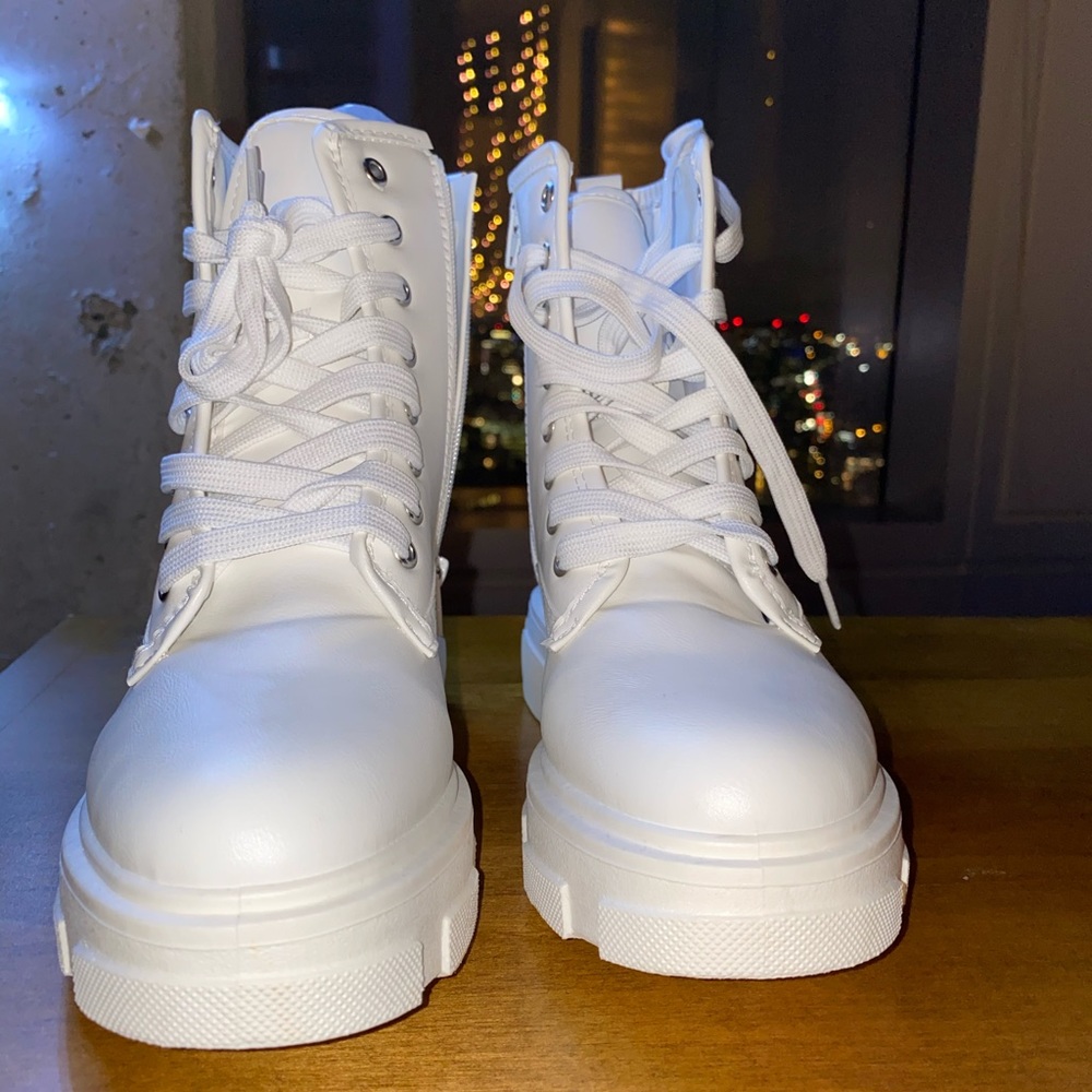 All white combat boots NEW SOLD